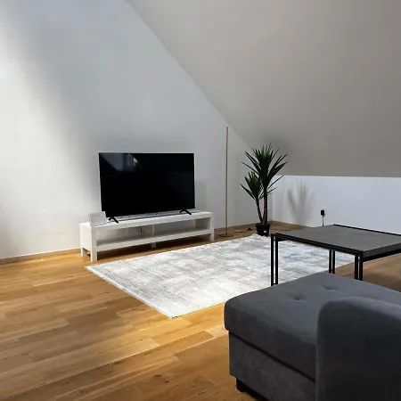 Stunning 4br Penthouse - Ac, Netflix & Stift View דירה