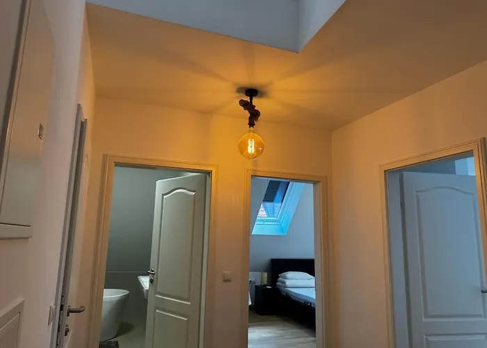 Stunning 4br Penthouse - Ac, Netflix & Stift View Lejlighed *