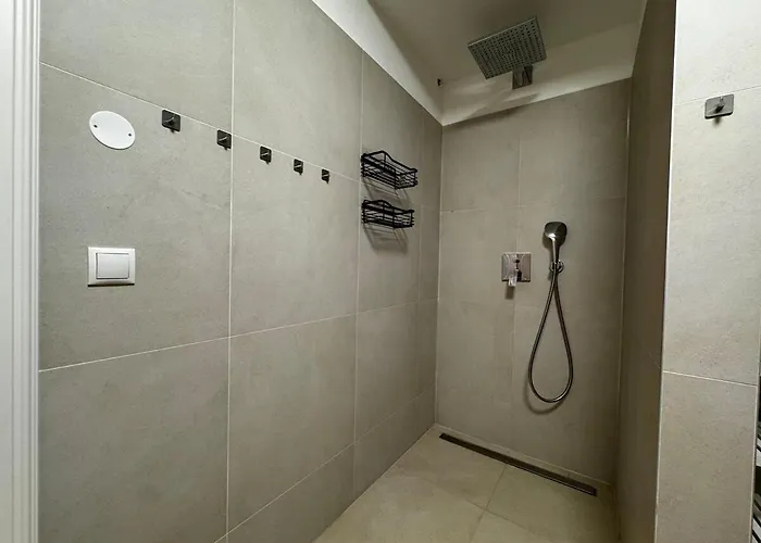 Stunning 4br Penthouse - Ac, Netflix & Stift View * Klosterneuburg