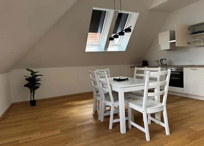 Stunning 4br Penthouse - Ac, Netflix & Stift View Klosterneuburg